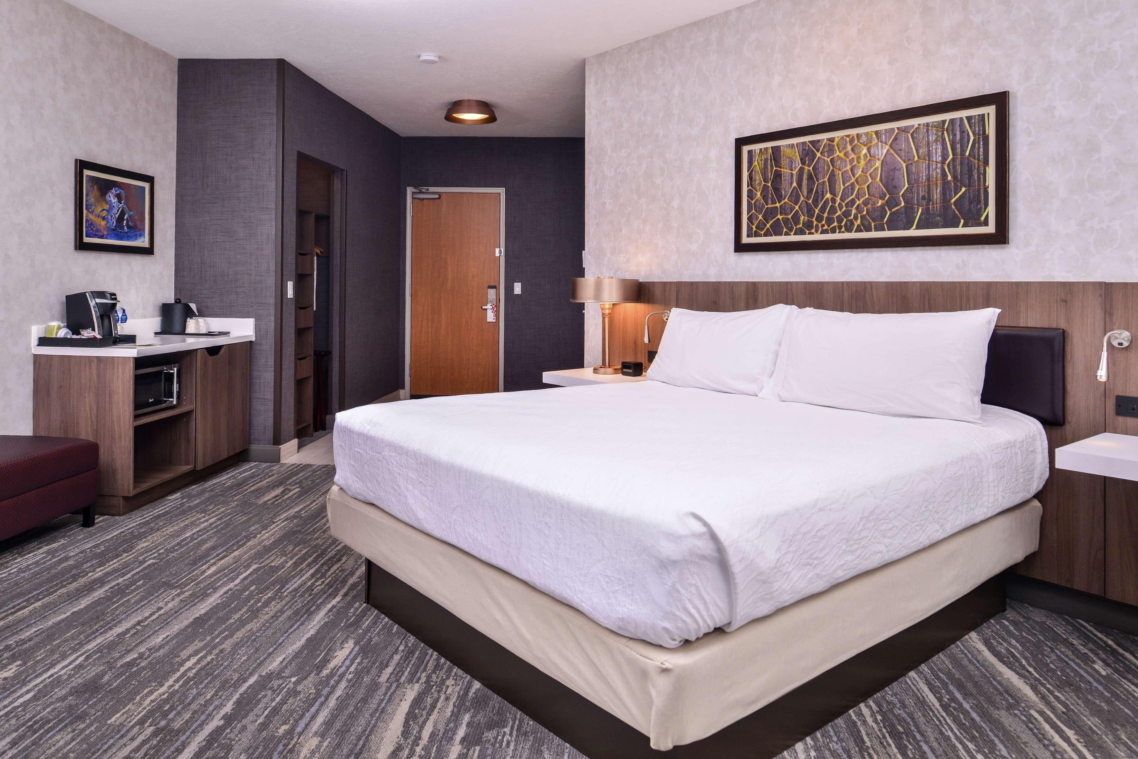 Hilton Garden Inn Бенд Екстериор снимка