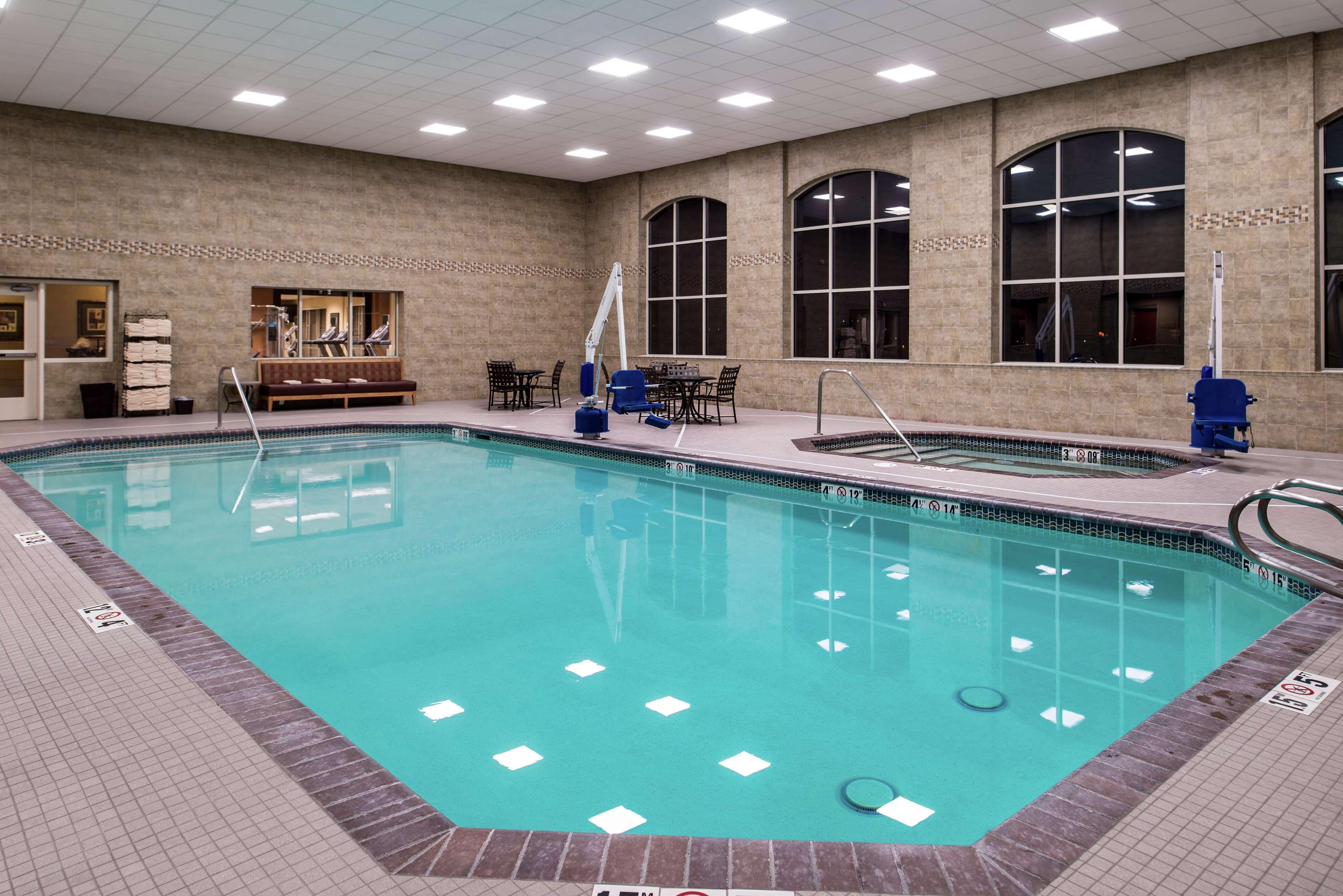 Hilton Garden Inn Бенд Екстериор снимка