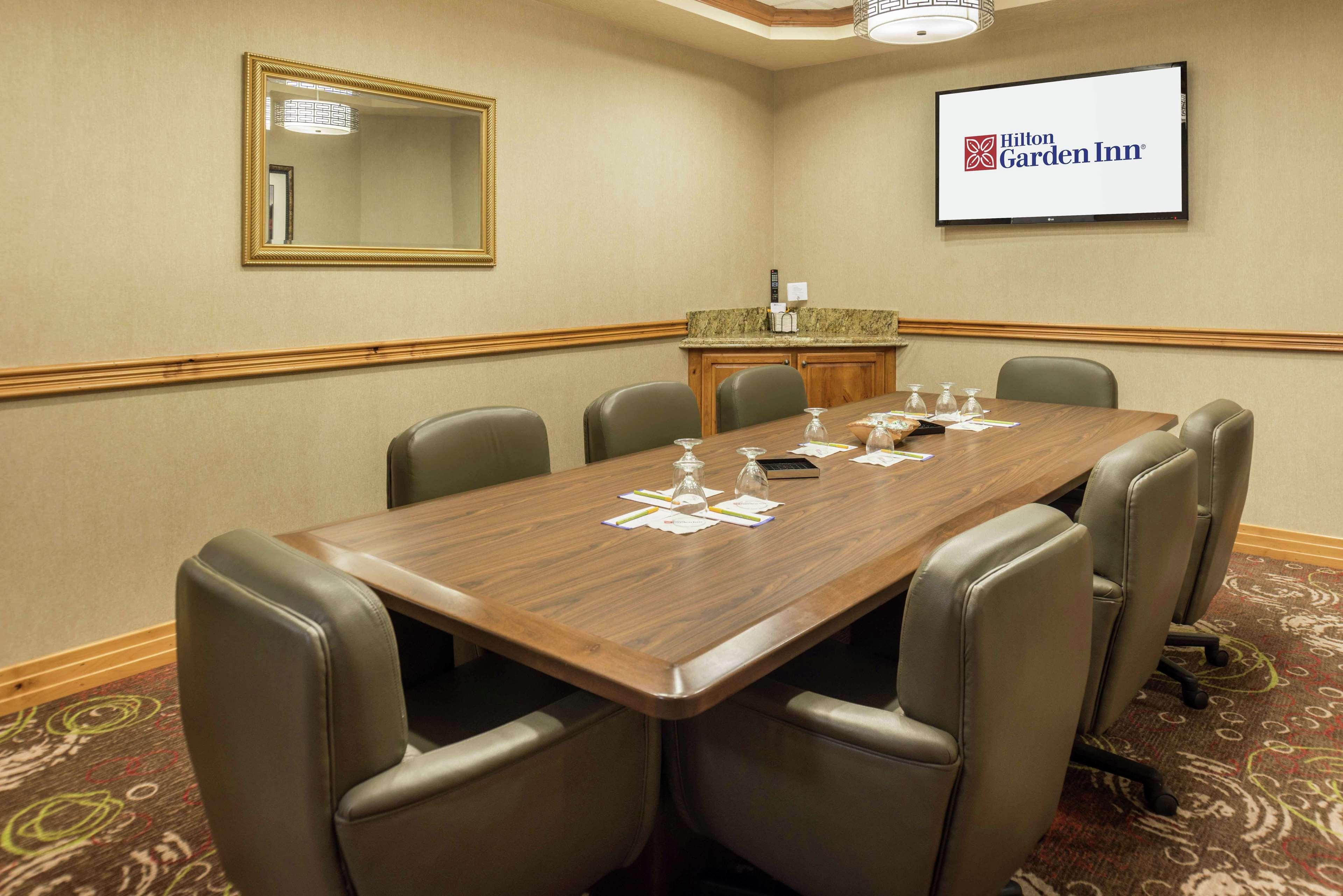 Hilton Garden Inn Бенд Екстериор снимка