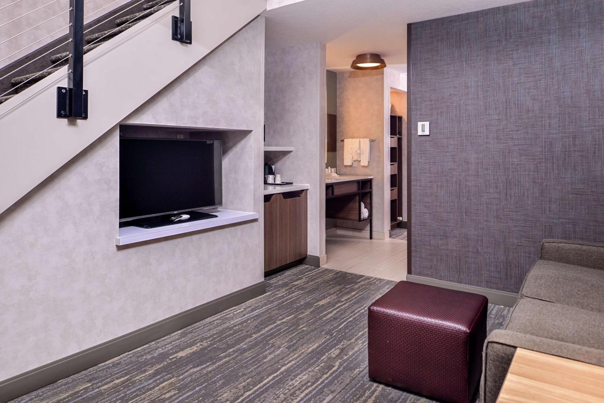 Hilton Garden Inn Бенд Екстериор снимка