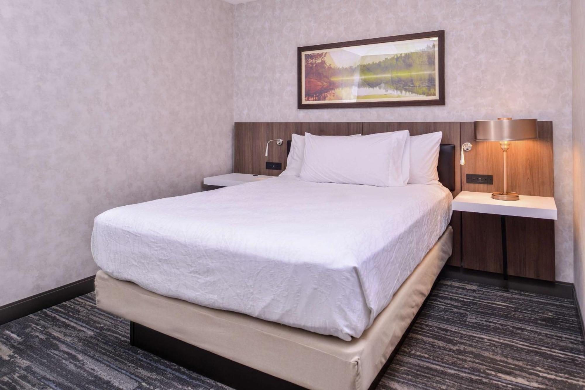 Hilton Garden Inn Бенд Екстериор снимка